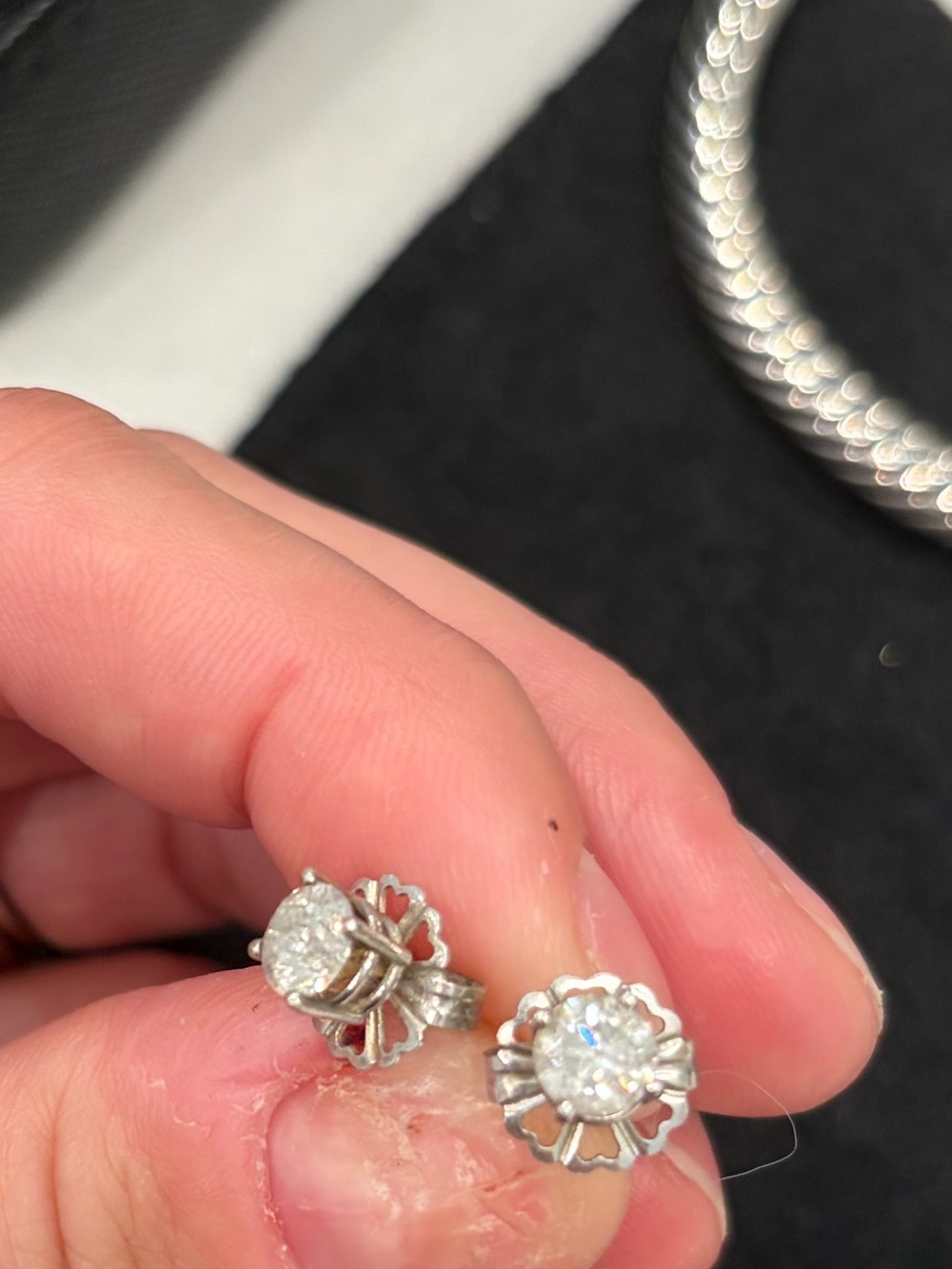 natural mined diamond 💎 Stud Earrings set in sterling silver